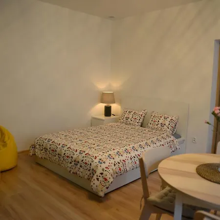 Andrzeja 11 דירה *